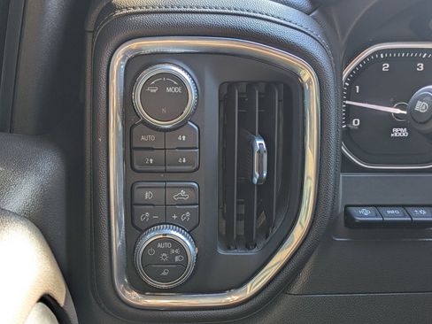 Used 2021 GMC Sierra 2500 Denali w/ Denali Ultimate Package AWD/4WD image 25