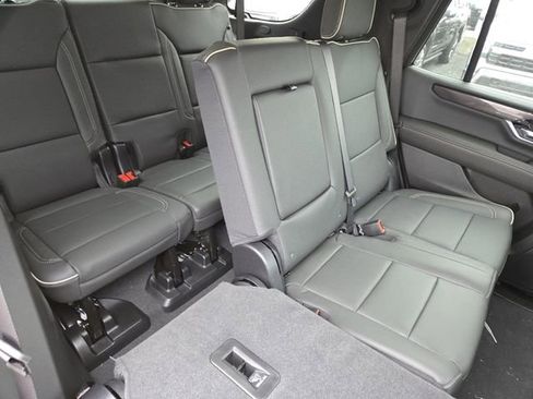 New 2026 GMC Yukon Elevation image 29