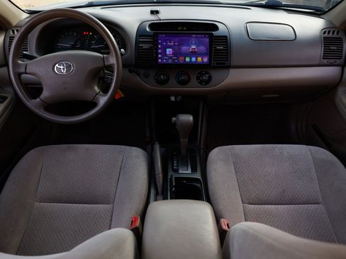 Used 2004 Toyota Camry LE image 21