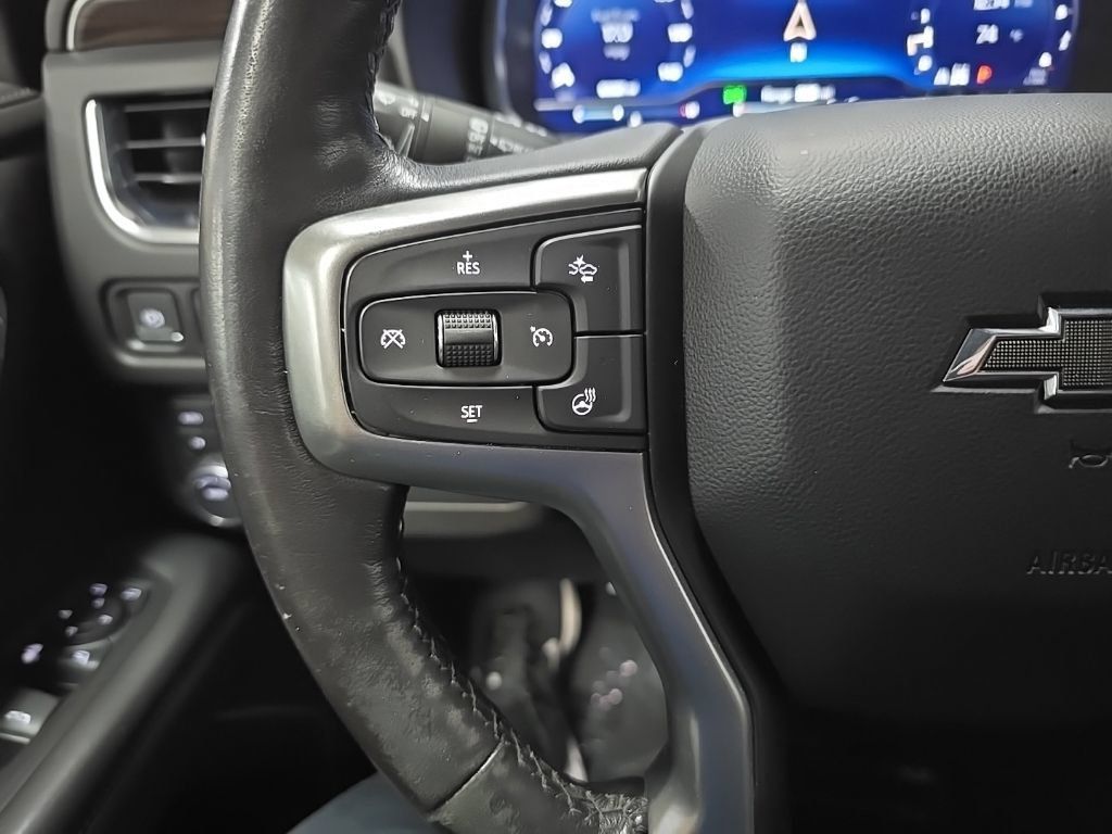 Used 2022 Chevrolet Tahoe Z71 w/ Luxury Package AWD/4WD image 21