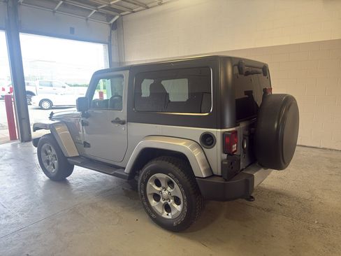 Used 2015 Jeep Wrangler Sahara w/ Connectivity Group AWD/4WD image 5