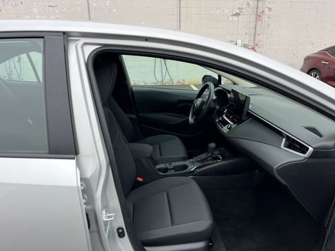 Used 2025 Toyota Corolla LE image 26