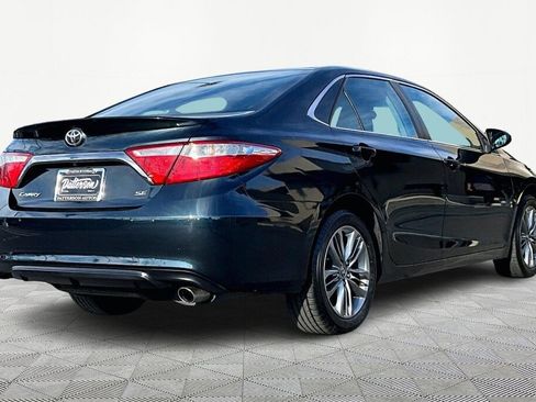 Used 2016 Toyota Camry image 2