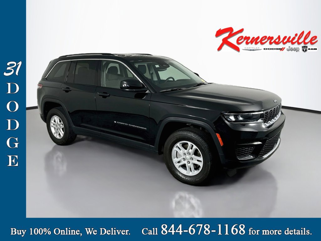 Used 2023 Jeep Grand Cherokee Laredo w/ Trailer Tow Prep Group (B) AWD/4WD image 1