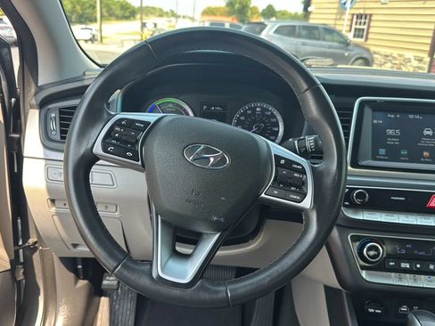 Used 2018 Hyundai Sonata SE FWD image 11