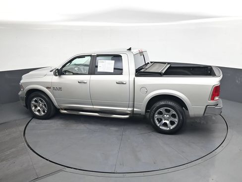 Used 2017 RAM 1500 Laramie AWD/4WD image 32