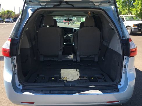 Used 2017 Toyota Sienna LE FWD image 6