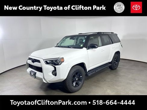 Used 2020 Toyota 4Runner SR5 Premium w/ Moonroof Package image 7