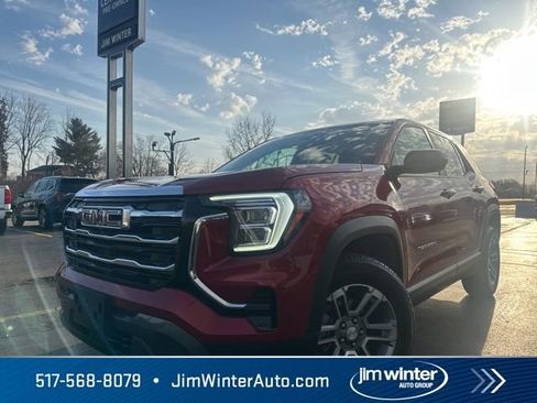 Used 2025 GMC Terrain Elevation image 1