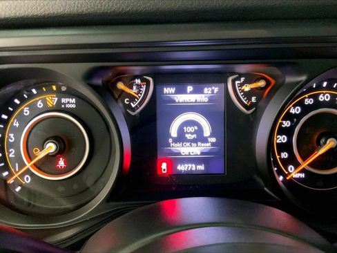 Used 2024 Jeep Gladiator Sport AWD/4WD image 23