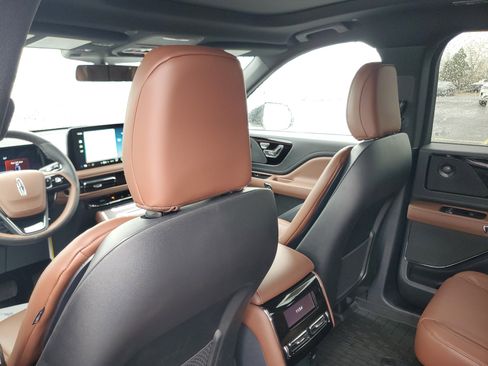 New 2026 Lincoln Aviator Reserve w/ Jet Appearance Package AWD/4WD image 24