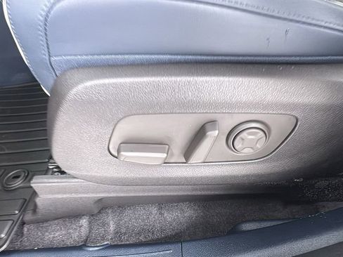 New 2026 Kia Carnival EX FWD image 11