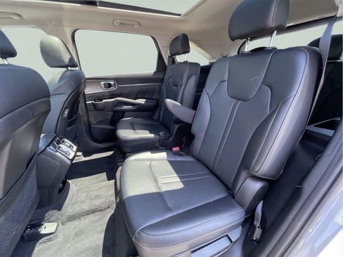 Used 2023 Kia Sorento SX AWD/4WD image 15