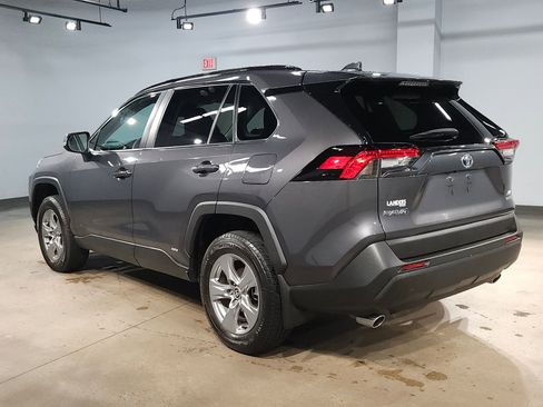 Used 2024 Toyota RAV4 XLE AWD/4WD image 5