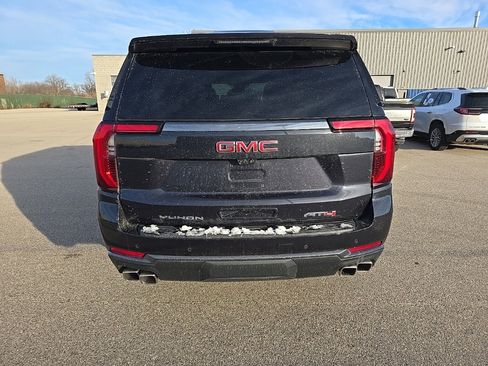 Used 2025 GMC Yukon XL AT4 w/ AT4 Premium Package image 4