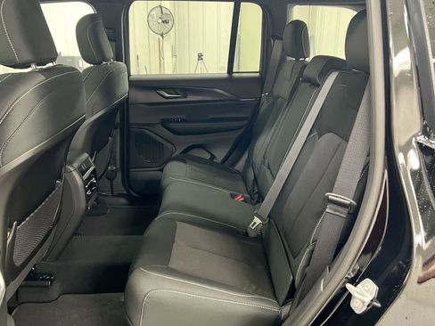New 2025 Jeep Grand Cherokee Laredo X w/ Luxury Tech Group I image 23