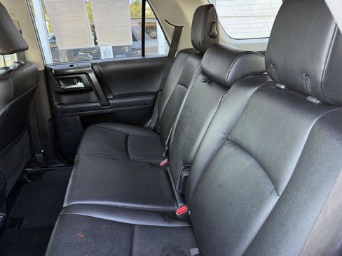 Used 2021 Toyota 4Runner TRD Off-Road Premium AWD/4WD image 17