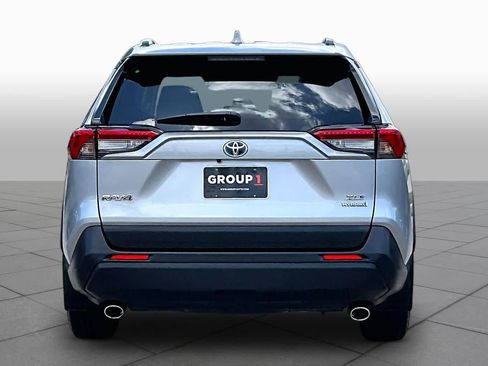 Certified 2022 Toyota RAV4 XLE w/ Convenience Package AWD/4WD image 5