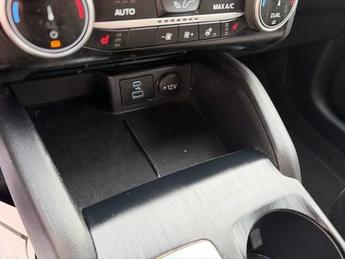 Used 2022 Ford Escape SE w/ Convenience Package FWD image 26
