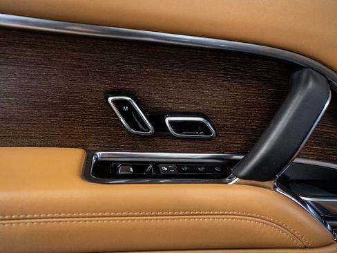 Used 2023 Land Rover Range Rover Long Wheelbase SE image 51