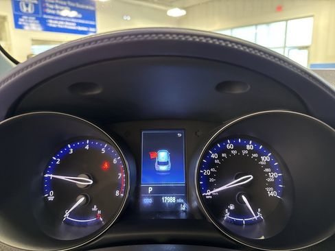 Used 2021 Toyota C-HR XLE image 12