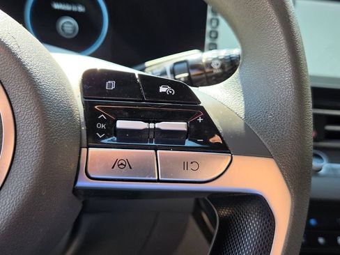 Used 2024 Hyundai Elantra SEL FWD image 23