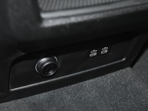 New 2026 BMW X5 xDrive50e w/ Executive Package image 21