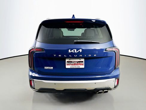Used 2023 Kia Telluride EX w/ EX Captain's Chair Package FWD image 6