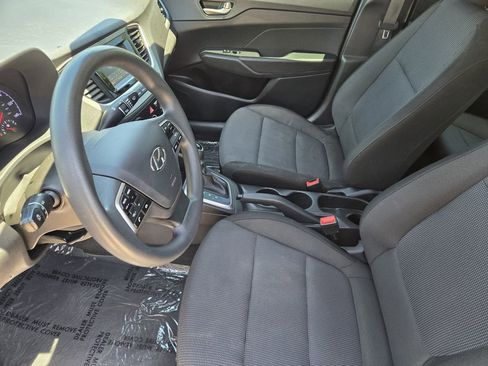 Used 2022 Hyundai Accent SE FWD image 18