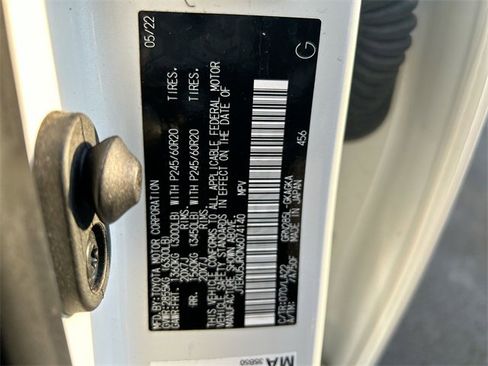 Used 2022 Toyota 4Runner Limited image 34