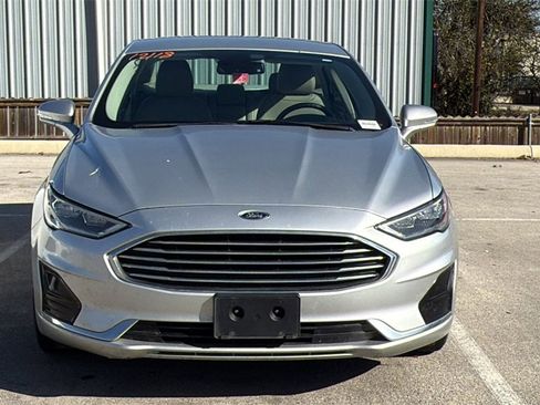 Used 2019 Ford Fusion SEL image 2