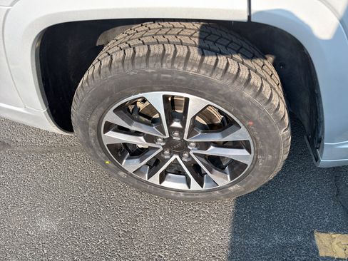 Used 2022 Jeep Grand Cherokee L Overland AWD/4WD image 3