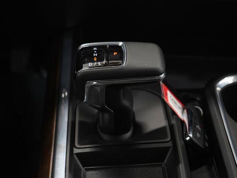 Used 2024 Chevrolet Silverado 1500 High Country image 22