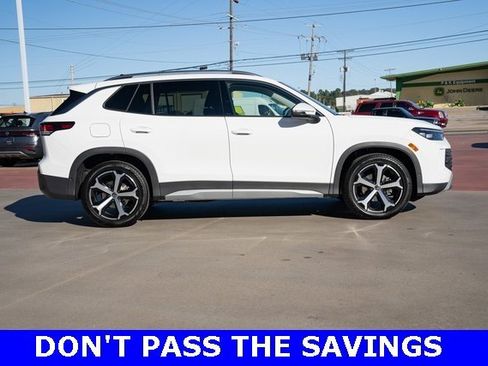 New 2025 Volkswagen Tiguan SE image 7