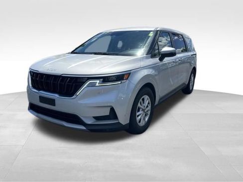 Used 2022 Kia Carnival LX FWD image 4