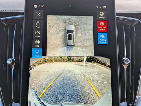 New 2026 Volvo XC90 B6 Plus w/ Protection Package Premier image 24