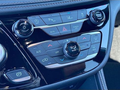 New 2026 Chrysler Pacifica Pinnacle w/ Trailer Tow Group image 11