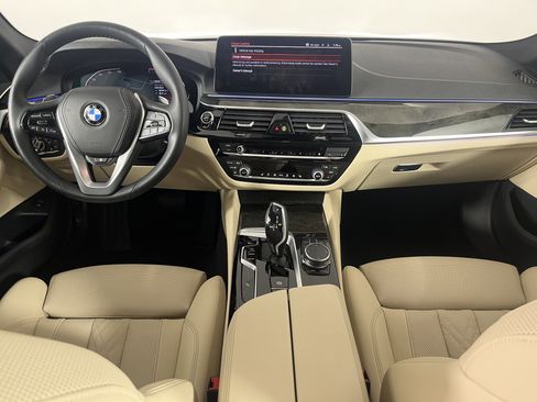 Used 2023 BMW 530i xDrive w/ Convenience Package image 10