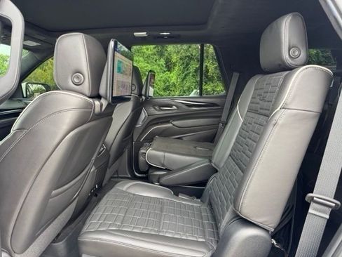 Certified 2023 Cadillac Escalade V w/ LPO, ONYX Package AWD/4WD image 18