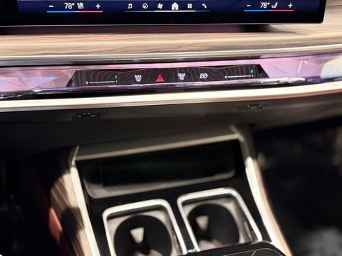 Used 2023 BMW 760i xDrive image 14