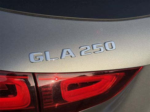 Used 2021 Mercedes-Benz GLA 250 GLA 250 image 30