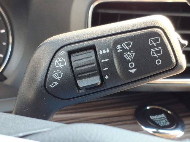 Used 2023 Ford Explorer Limited w/ Limited Technology Package AWD/4WD image 33