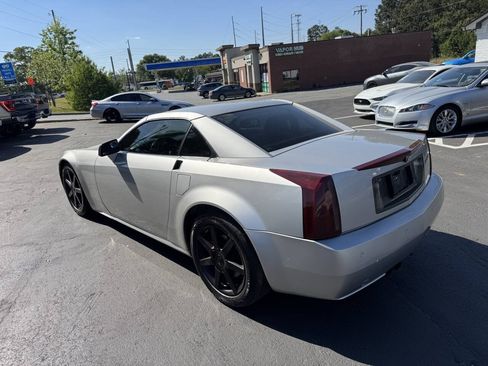 Used 2007 Cadillac XLR RWD image 7