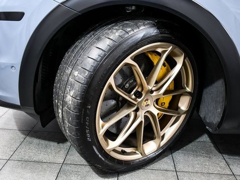 Used 2024 Porsche Cayenne Turbo GT image 7