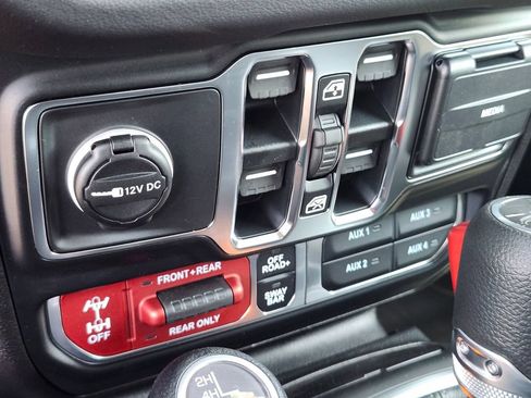 New 2026 Jeep Gladiator Rubicon w/ Safety Group AWD/4WD image 25