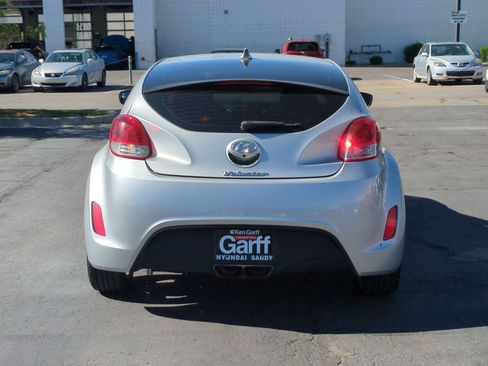 Used 2014 Hyundai Veloster FWD image 5