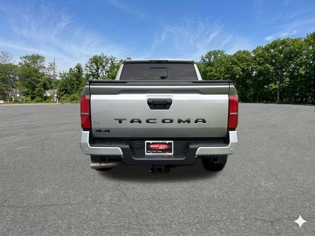 Used 2024 Toyota Tacoma TRD Sport w/ TRD Sport Upgrade Package AWD/4WD image 7