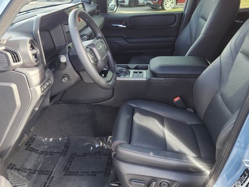 Used 2025 Toyota Land Cruiser w/ Premium Package image 13