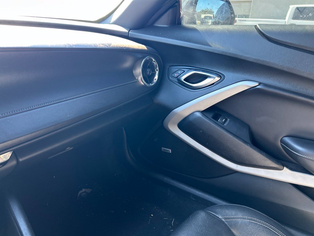 Used 2019 Chevrolet Camaro LT w/ Technology Package RWD image 17