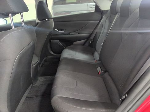 Used 2023 Hyundai Elantra SE w/ Cargo Package image 25